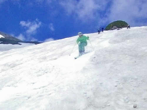 乗鞍大雪渓は夏スキーシーズン突入っ！！_a0353718_19543123.jpg