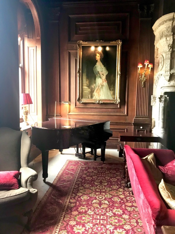 貴族になった気分ででアフタヌーンティーを Cliveden House タワーブリッジの麓より 貴族になった気分ででアフタヌーンティーを Cliveden House タワーブリッジの麓より