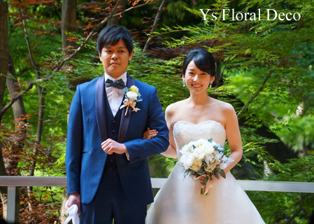 芍薬とバラのクラッチブーケ _b0113510_11280609.jpg