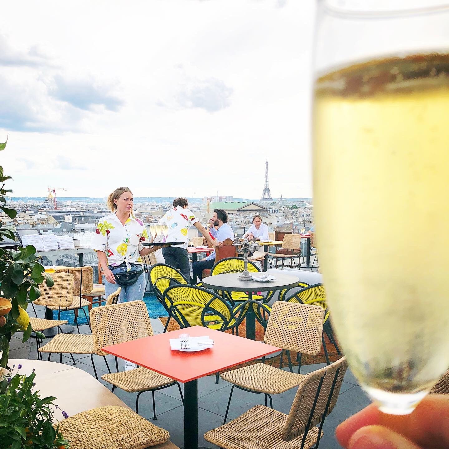 ギャラリーラファイエットのルーフトップレストラン　クレアチュール・パリが夏季限定オープン！_a0231632_16074473.jpg