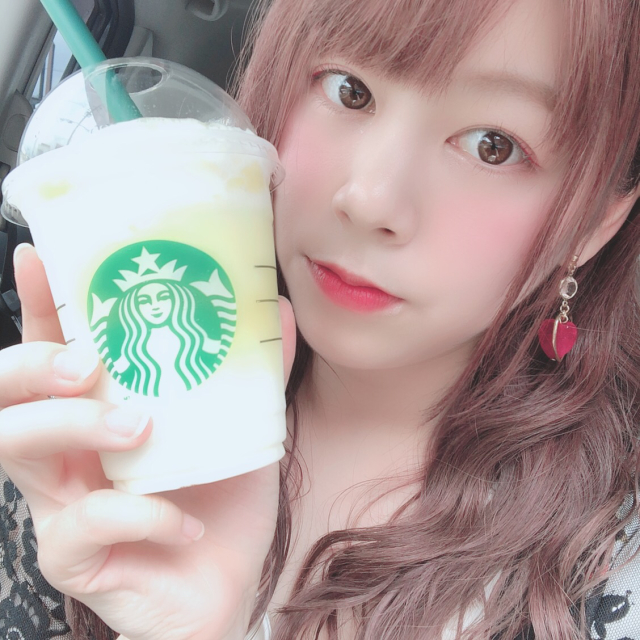 もう飲んだ？スターバックスの新作フラペチーノ&#127819;_e0412635_14120416.jpg