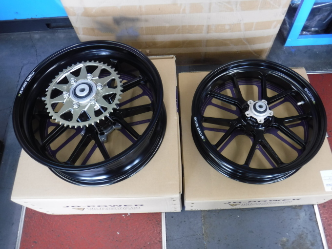 GPZ900R(A16)・・・マグタン装着でござる。その2_a0163159_22035817.jpg