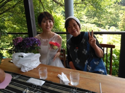 ウェディングドレスの花嫁さんがいらっしゃいました~💕_c0280108_06483793.jpg