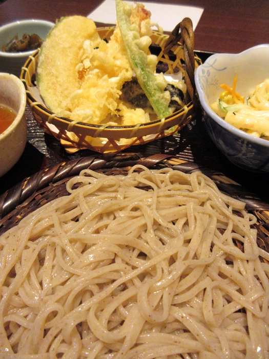 【いろはな】天ざる蕎麦と選べる小丼【湘南GATE】_b0009849_17454128.jpg