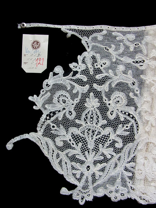 アンティークイタリア 美しい草花紋ミラネーゼ テープ＆ボビンレース