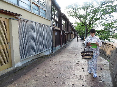 「お・も・て・な・し」を偲ぶ金沢の旅。_b0141773_23405943.jpg