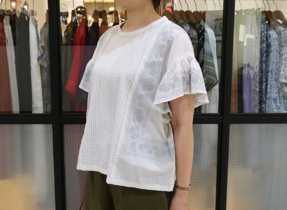 Porter des boutons の夏のクロスステッチのシリーズです。_c0227633_13060159.jpg