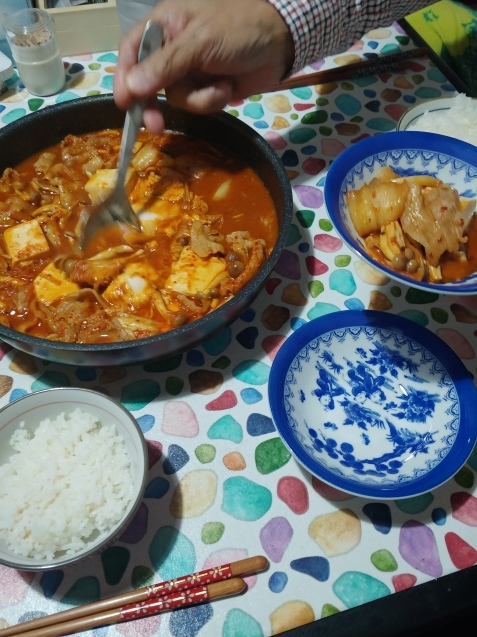 昨日の夜はチゲ_c0162773_09495617.jpg