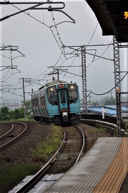 藤田八束の鉄道写真@東北本線を走る貨物列車「金太郎」、東海道本線を走る貨物列車「桃太郎」そして瑞風_d0181492_00152659.jpg