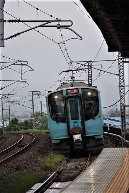 藤田八束の鉄道写真@東北本線を走る貨物列車「金太郎」、東海道本線を走る貨物列車「桃太郎」そして瑞風_d0181492_00153618.jpg