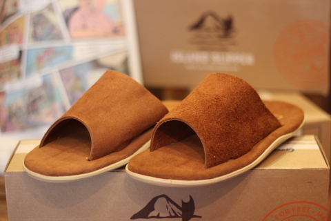 「ISLAND SLIPPER」 \"SUEDE SANDAL PTS705BHR\" ご紹介_f0191324_07481385.jpg