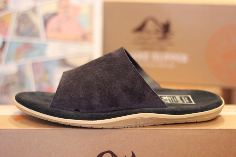 「ISLAND SLIPPER」 \"SUEDE SANDAL PTS705BHR\" ご紹介_f0191324_07573338.jpg