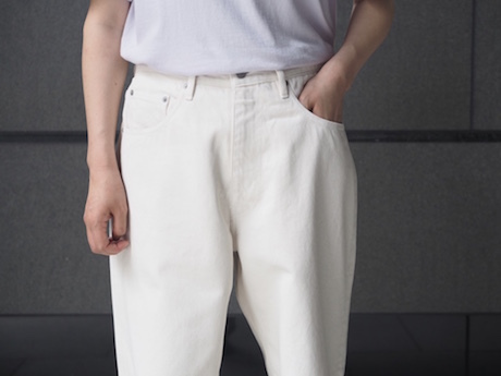 AURALEE -HARD TWIST DENIM WIDE PANTS- : Chalt AURALEE -HARD TWIST DENIM WIDE PANTS- : Chalt