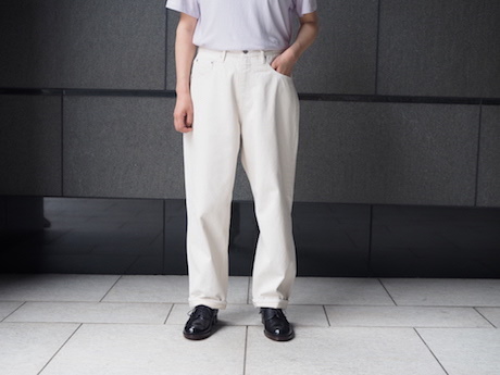 AURALEE -HARD TWIST DENIM WIDE PANTS- : Chalt AURALEE -HARD TWIST DENIM WIDE PANTS- : Chalt