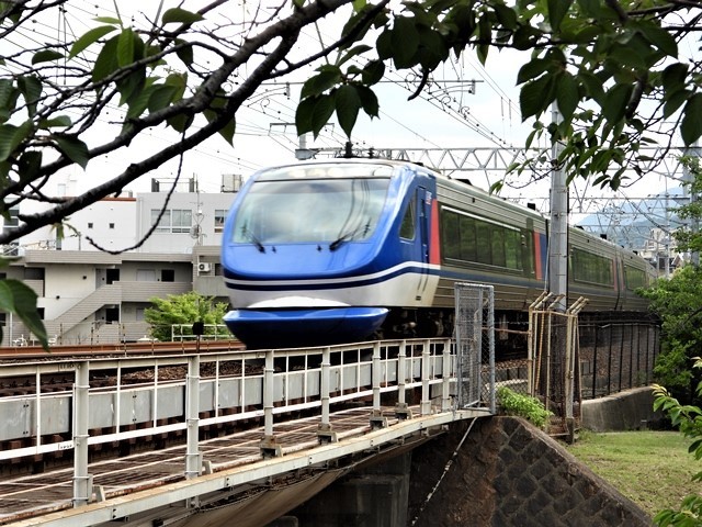 藤田八束の鉄道写真@理想的な国の運営、豊かな暮らしを平和に送りたい、そんな理想郷に近づけるために私達は何をどうすべきか_d0181492_21363984.jpg