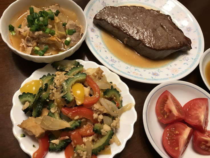 肉やゴーヤで ガッツリ晩ごはん♪_c0212604_1973788.jpg