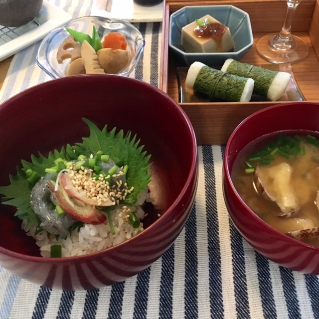 rainy season    涼を感じる器と生シラス丼でおもてなし♪_a0165160_20553533.jpg