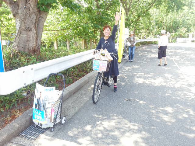 山下駅前はピーカン &#127774; 自転車に乗って &#127774;「まちかどカフェ」 &#127773;&#127773;&#127773; 「話したいことがあったのよ」&#127774;_f0061067_17503315.jpg