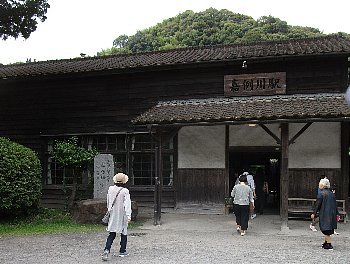 f0003283_16080540.jpg