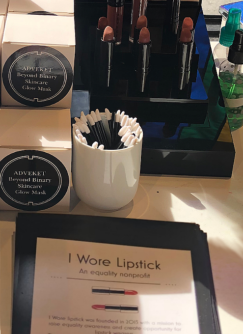 ”I Wore Lipstick”（わたし口紅つけました）というNPO団体_b0007805_21415904.jpg