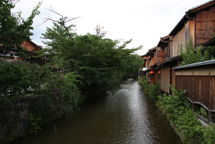 京都回顧 初夏の花咲くお寺－祇園白川のアジサイ－_b0169330_22591436.jpg