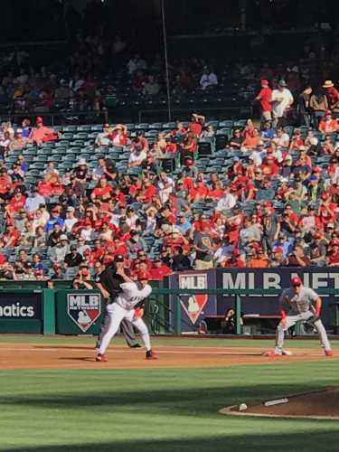 レッズ 対 エンゼルス