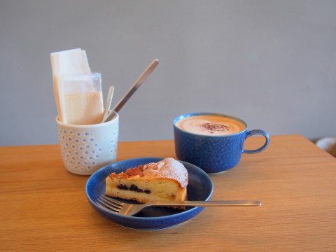 レモンカードとカレンツのアーモンドタルト:SUKIMA COFFEE(秋田県大館市)_b0147224_10251898.jpg