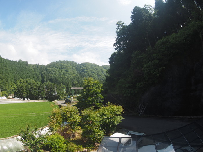 晴れ時々曇り、一時雨_c0116915_00135865.jpg