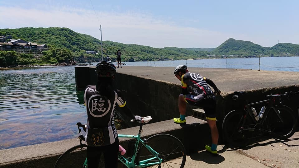 日本海の鮮やかな青と透明度 自転車コギコギ日記