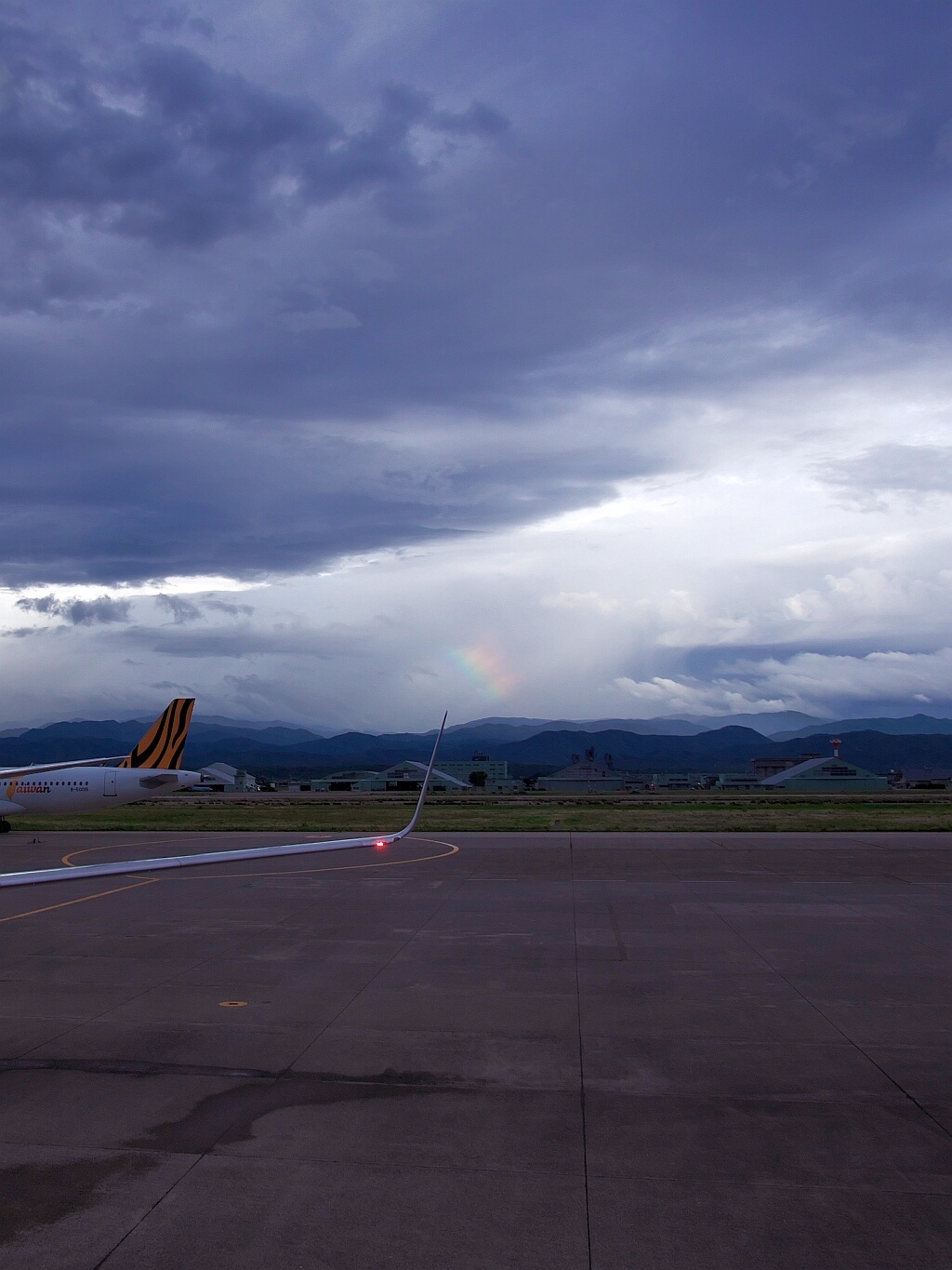 朝市 から 小松空港_e0364711_22072050.jpg