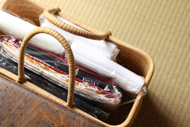 臨時の収納〜市場かご_f0354014_14082119.jpg