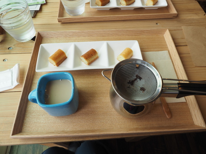 haco cafeで、チャイラテ_c0116915_23275190.jpg