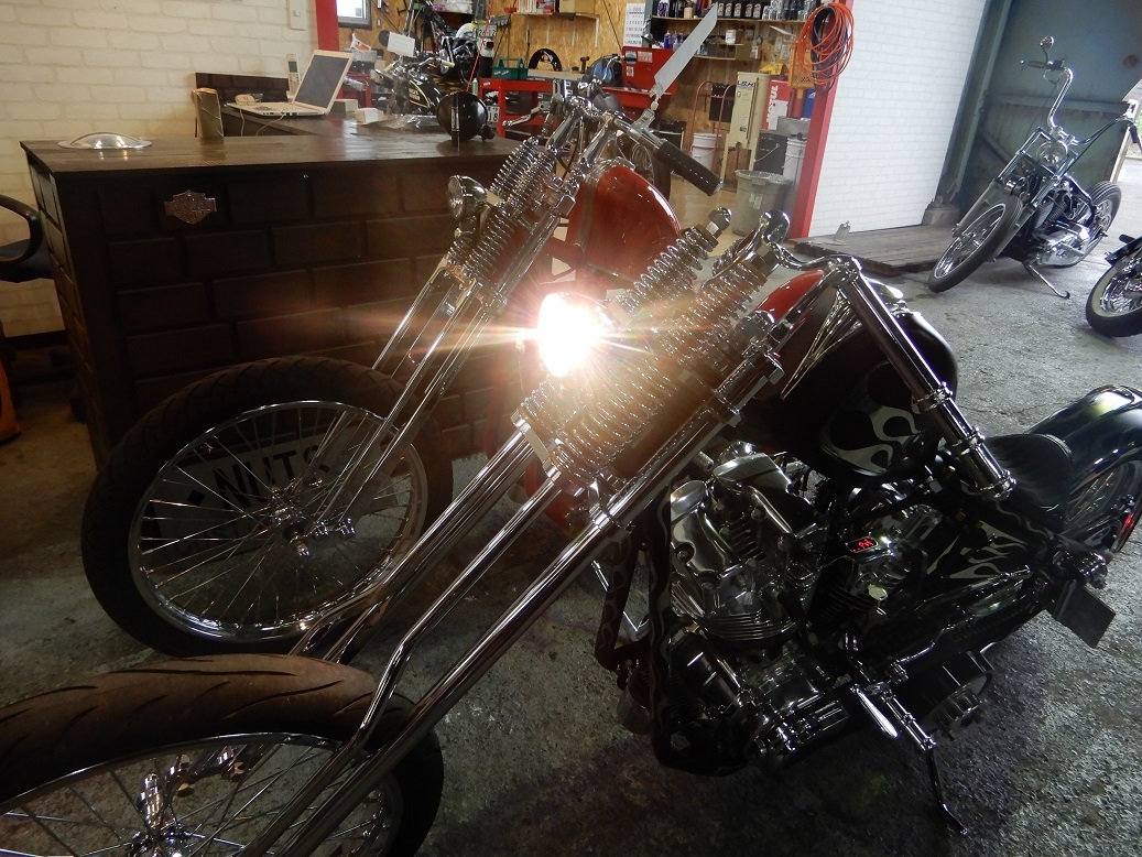 3インチ!ヘッドライト。 : NUTS CUSTOM CYCLES 3インチ!ヘッドライト。 : NUTS CUSTOM CYCLES