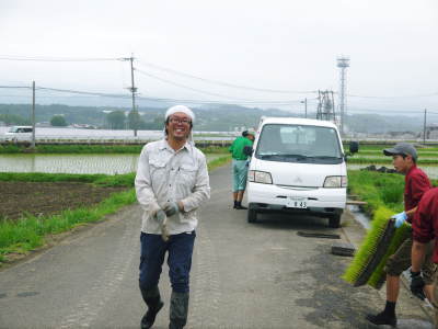 健康農園さんの令和元年の田植えの様子!菊池農業高校生さん達と共に!今年も無農薬栽培で育てます!前編_a0254656_15441733.jpg