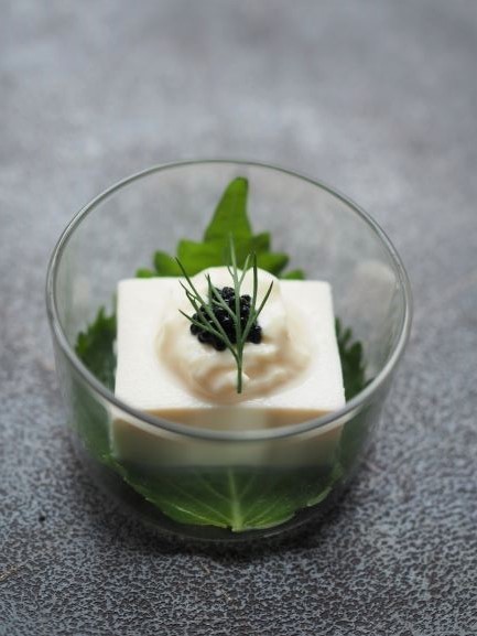 クリームソースの豆腐前菜_e0148373_22312653.jpg