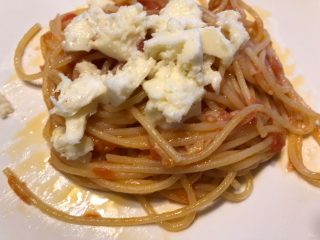 フレッシュトマトのパスタ_a0233991_21450094.jpg