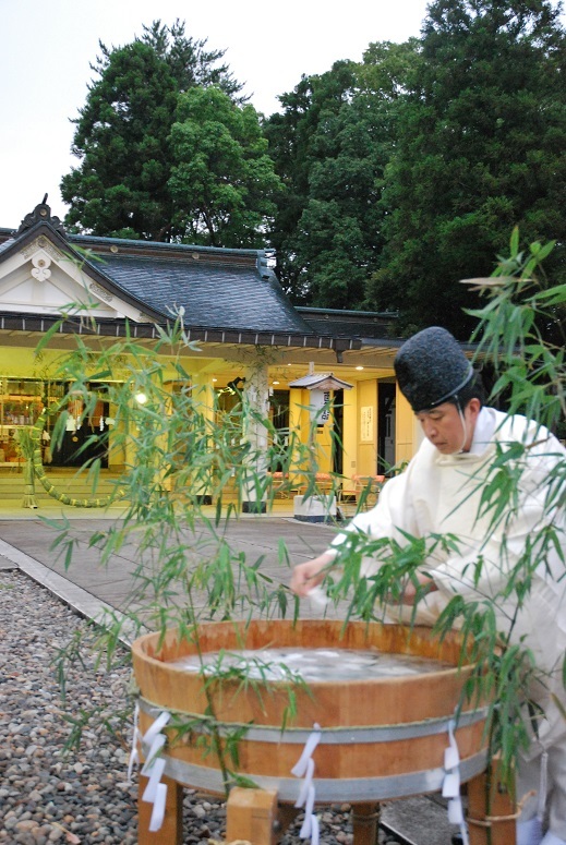 夏越の大祓式　夕べの祓い・宵の祓い_f0067122_11195625.jpg