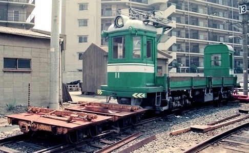 阪堺電気軌道 大和川検車区の入換車とデト11_e0030537_00384264.jpg