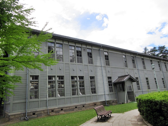 【松本市内観光】北杜夫が通った旧制松本高校を眺める_b0009849_18513036.jpg