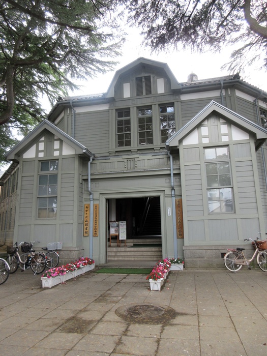 【松本市内観光】北杜夫が通った旧制松本高校を眺める_b0009849_18531733.jpg