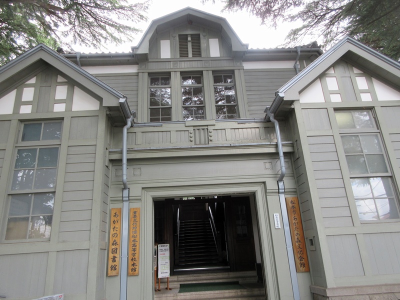 【松本市内観光】北杜夫が通った旧制松本高校を眺める_b0009849_18532648.jpg