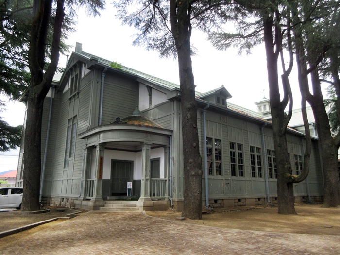 【松本市内観光】北杜夫が通った旧制松本高校を眺める_b0009849_18544383.jpg