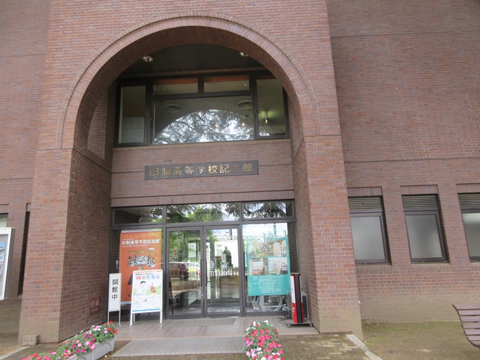 【松本市内観光】北杜夫が通った旧制松本高校を眺める_b0009849_18555376.jpg