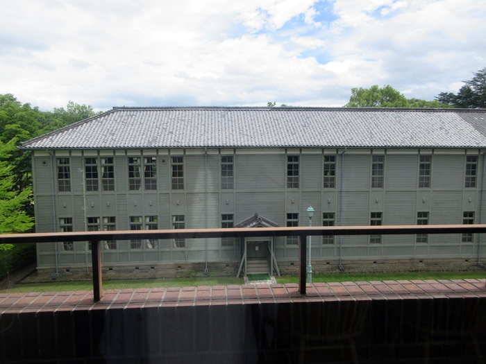 【松本市内観光】北杜夫が通った旧制松本高校を眺める_b0009849_1904354.jpg