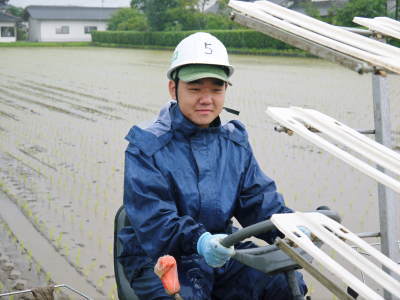 健康農園さんの令和元年の田植えの様子！菊池農業高校生さん達と共に！今年も無農薬栽培で育てます！後編_a0254656_19155753.jpg