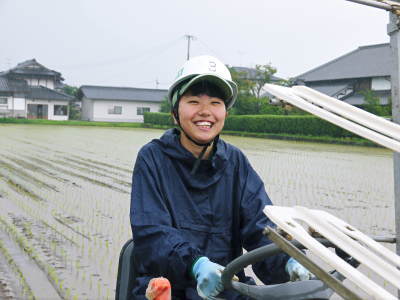 健康農園さんの令和元年の田植えの様子!菊池農業高校生さん達と共に!今年も無農薬栽培で育てます!後編_a0254656_19171348.jpg