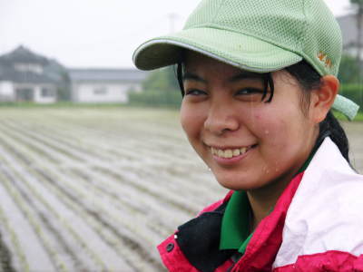 健康農園さんの令和元年の田植えの様子！菊池農業高校生さん達と共に！今年も無農薬栽培で育てます！後編_a0254656_19182001.jpg