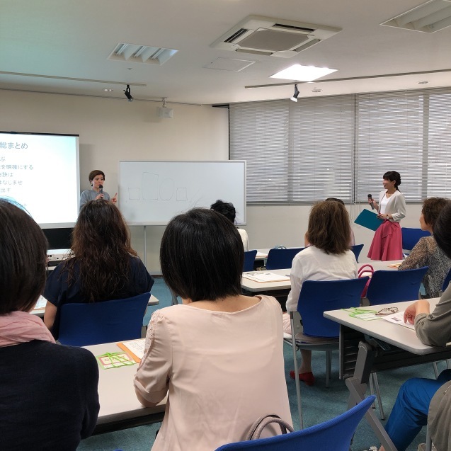 ダイニングセットの選び方セミナー講師/ ハウジングデザインセンターHDC神戸 サンケイリビング新聞主催 _f0375763_10302260.jpeg
