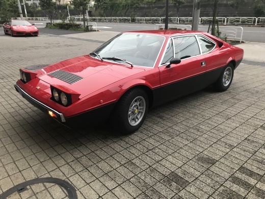 1台のgt4は大勢のスタッフの協力のもとで納車されます。_a0129711_11191195.jpg