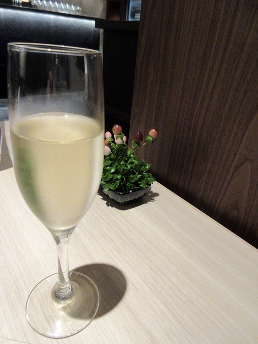 【グランドプリンスホテル高輪のクラブラウンジでチェックインとおやつ】_b0009849_21114985.jpg